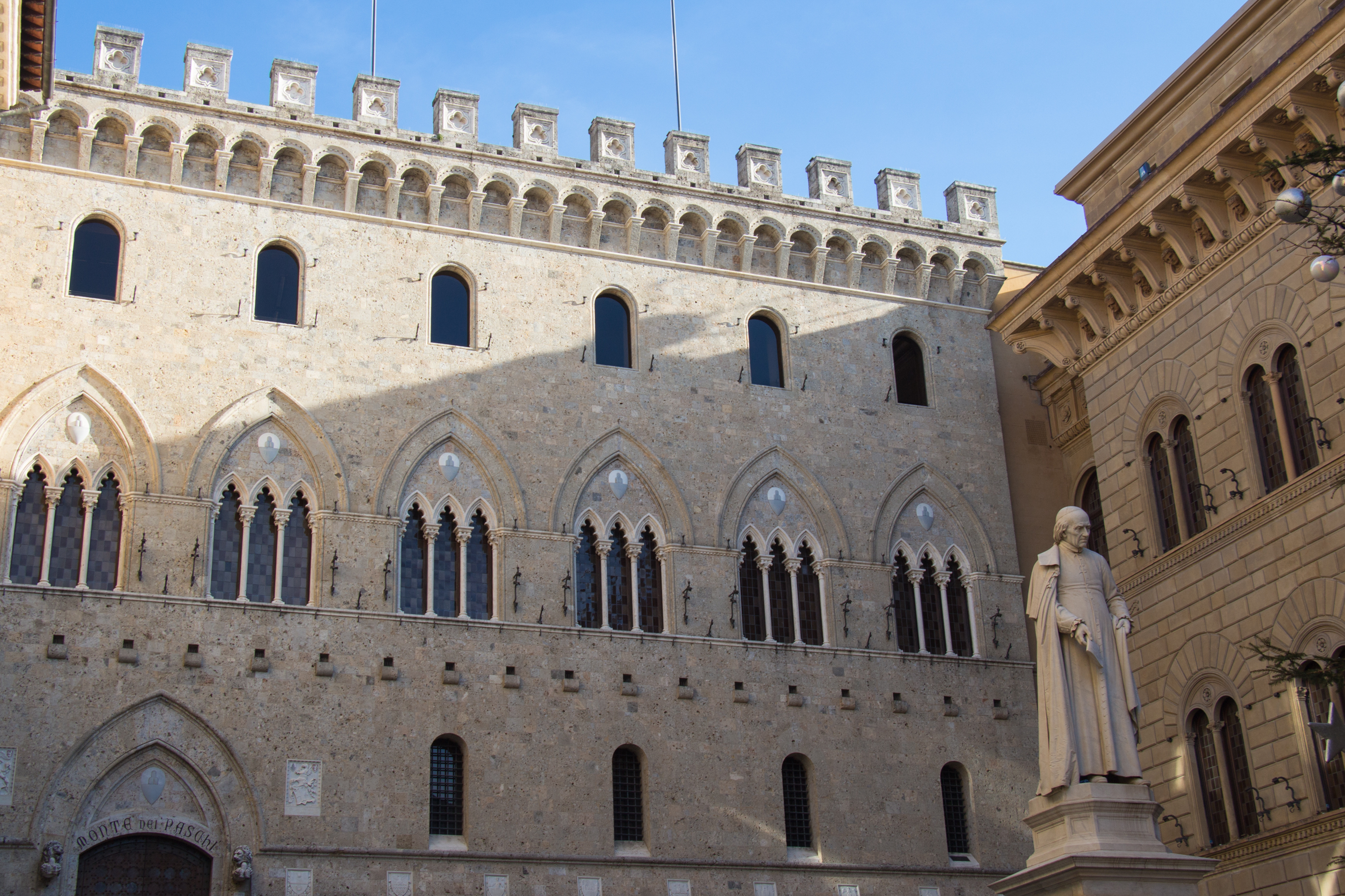 Banche venete e Monte dei Paschi: le differenze tra le due soluzioni